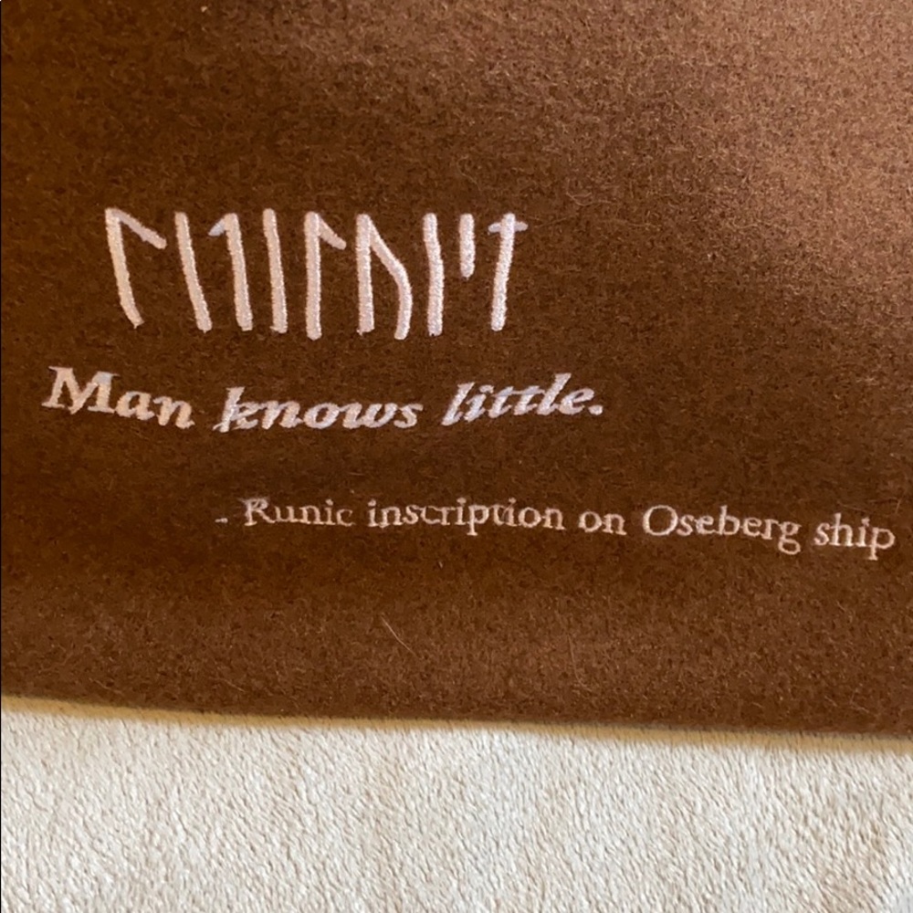 Viking cruise toiletries bag in brown wool - Picture 5 of 5